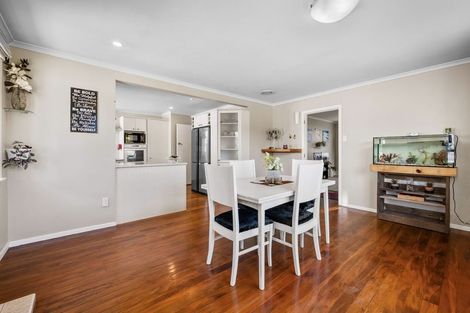 Photo of property in 74 Awanui Street, Merrilands, New Plymouth, 4312