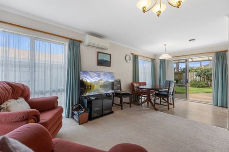 Photo of property in 69 Gravatt Road, Papamoa Beach, Papamoa, 3118