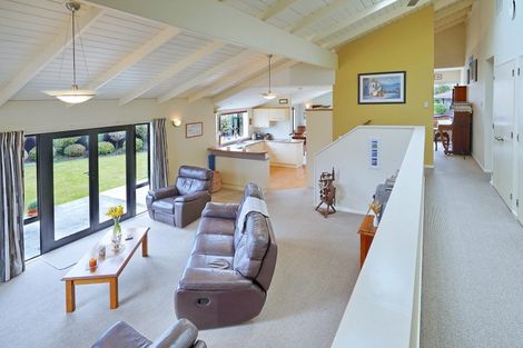 Photo of property in 17 Chatswood Place, Bishopdale, Christchurch, 8051