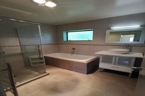 Photo of property in 31 Jellicoe Road, Murrays Bay, Auckland, 0630