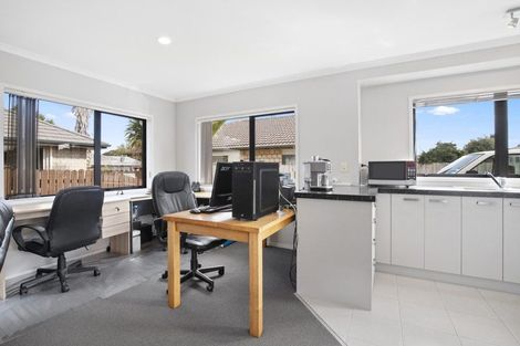 Photo of property in 102a Racecourse Road, Waiuku, 2123