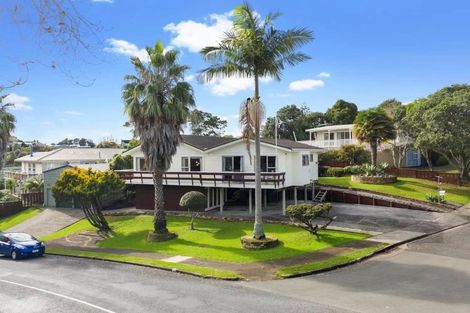 Photo of property in 2 Orsova Place, Lynfield, Auckland, 1042