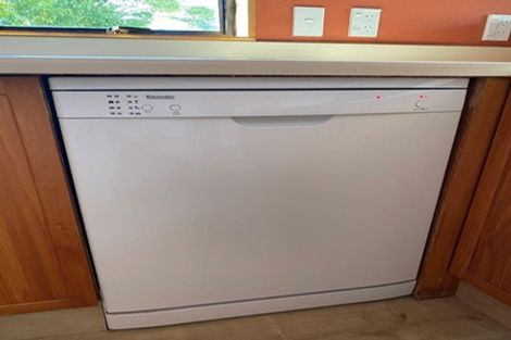 Photo of property in 43 Greenvalley Rise, Glenfield, Auckland, 0629