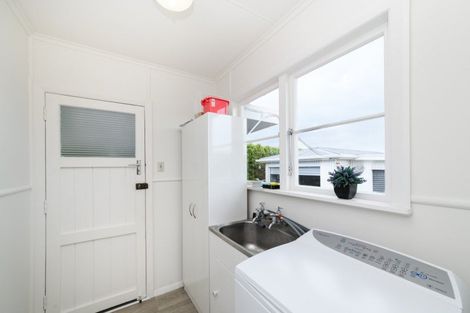 Photo of property in 100 Derby Street, Feilding, 4702