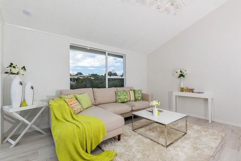 Photo of property in 2/21 Kitewao Street, Northcote, Auckland, 0627