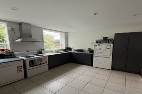 Photo of property in 70 Kelburn Parade, Kelburn, Wellington, 6012