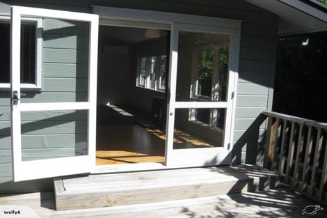 Photo of property in 27 Huntleigh Park Way, Ngaio, Wellington, 6035