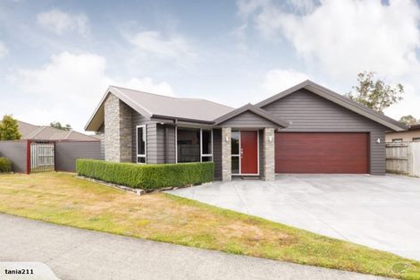Photo of property in 10 Chestnut Close, Kelvin Grove, Palmerston North, 4414