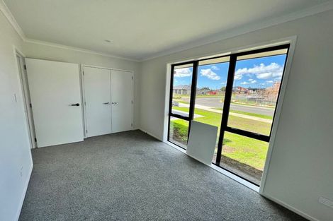 Photo of property in 24 Kerr Crescent, Patumahoe, 2679