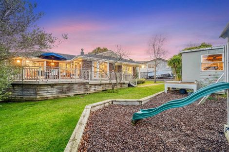 Photo of property in 32 Harford Place, Pakuranga Heights, Auckland, 2010