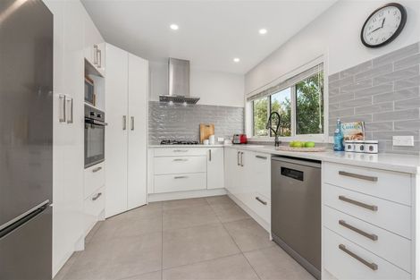 Photo of property in 25 Tiroroa Avenue, Te Atatu South, Auckland, 0610