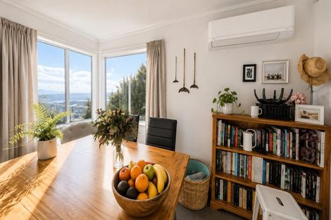 Photo of property in 4 Lyons Crescent, Strathmore Park, Wellington, 6022