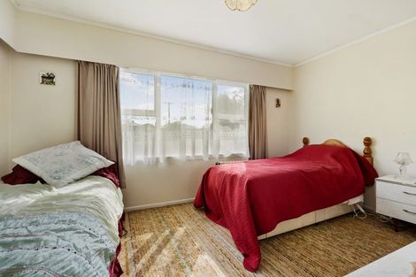 Photo of property in 104 Taikata Road, Te Atatu Peninsula, Auckland, 0610