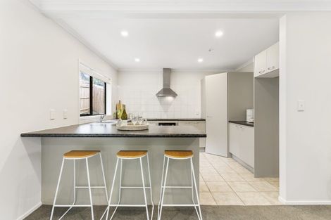 Photo of property in 43 Heathglen Place, Bayview, Auckland, 0629