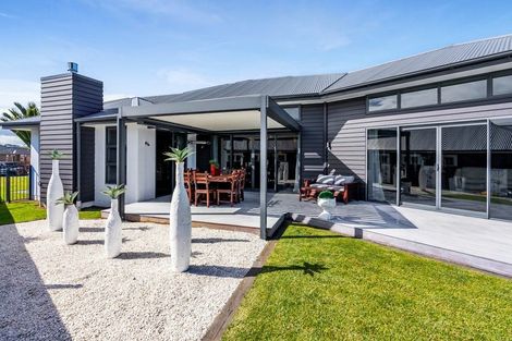 Photo of property in 10 Augusta Grove, Waiwhakaiho, New Plymouth, 4312