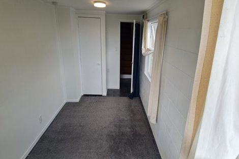 Photo of property in 10 Howard Road, Northcote, Auckland, 0627