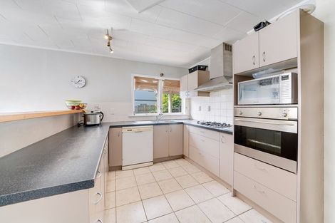 Photo of property in 52 Friedlanders Road, Manurewa, Auckland, 2102