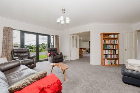 Photo of property in 1 Millthorpe Crescent, Pukete, Hamilton, 3200