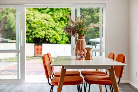 Photo of property in 52 Lees Grove, Wainuiomata, Lower Hutt, 5014