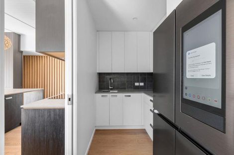 Photo of property in 102 Vipond Road, Stanmore Bay, Whangaparaoa, 0932