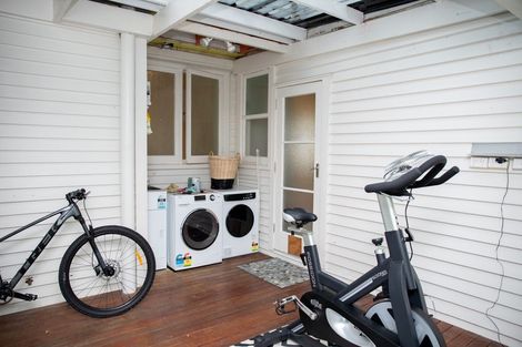 Photo of property in 171 Muritai Road, Eastbourne, Lower Hutt, 5013