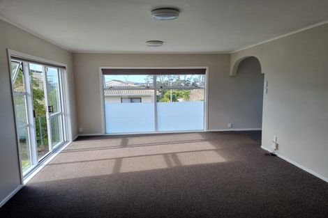 Photo of property in 7 Crystal Avenue, Glendene, Auckland, 0602