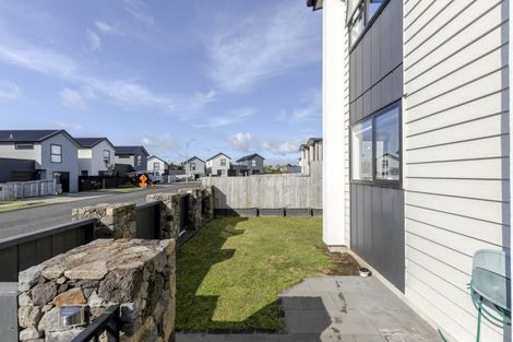 Photo of property in 15 Discovery Place, Marfell, New Plymouth, 4310