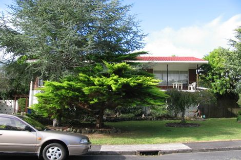 Photo of property in 5 Thomas Avenue, Te Atatu Peninsula, Auckland, 0610
