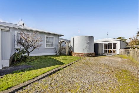 Photo of property in 2 Hurworth Road, Hurworth, New Plymouth, 4371
