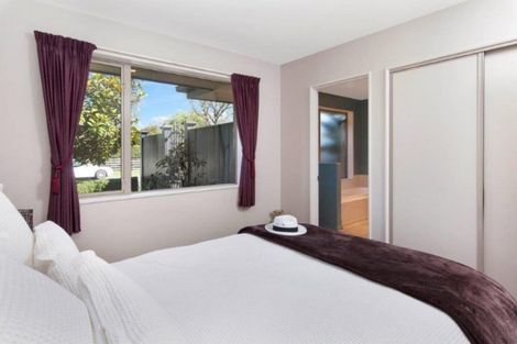 Photo of property in 37 Hussey Road, Harewood, Christchurch, 8051