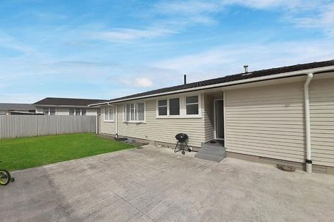 Photo of property in 11 Windrush Close, Mangere, Auckland, 2022