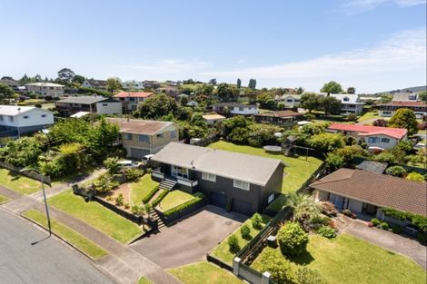 Photo of property in 31 Dunton Drive, Welcome Bay, Tauranga, 3112