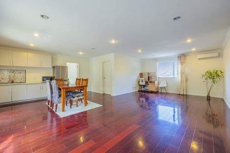 Photo of property in 22 Merriefield Avenue, Forrest Hill, Auckland, 0620