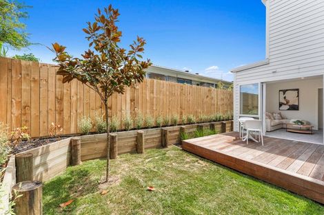 Photo of property in 4c Towra Place, Botany Downs, Auckland, 2010
