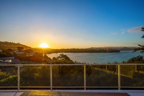 Photo of property in 18 Leeward Drive, Whitby, Porirua, 5024