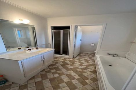 Photo of property in 16 Richards Avenue, Forrest Hill, Auckland, 0620