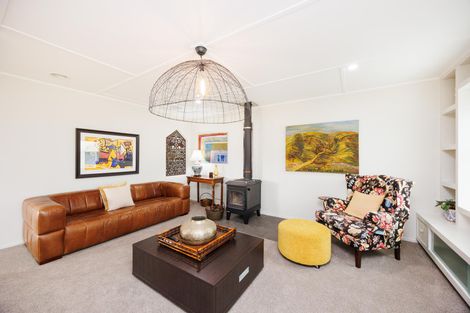 Photo of property in 165 Albert Road, Tokomaru, Palmerston North, 4474