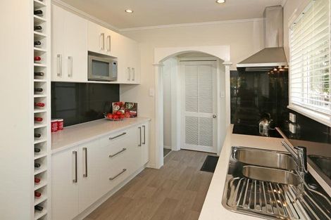 Photo of property in 63 Pinedale Place, Henderson, Auckland, 0610