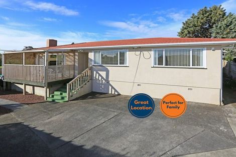 Photo of property in 11 Sheehan Road, Te Atatu South, Auckland, 0610