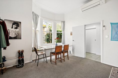 Photo of property in 13 Dorking Road, Brooklyn, Wellington, 6021
