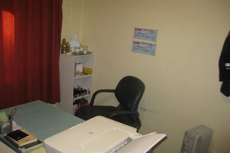 Photo of property in 2/219 Grant Road, Thorndon, Wellington, 6011