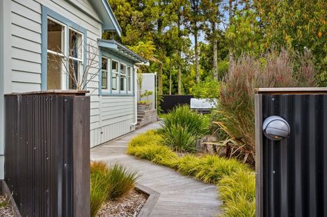 Photo of property in 5 Taupaki Road, Taupaki, Henderson, 0782