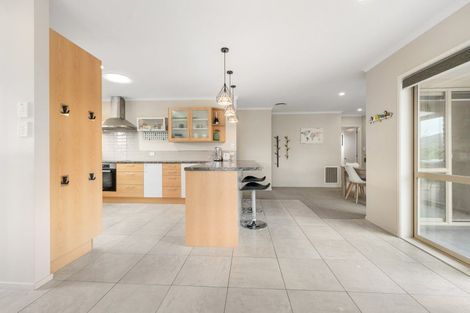 Photo of property in 11 Chestnut Close, Kelvin Grove, Palmerston North, 4414