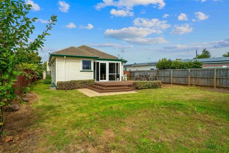 Photo of property in 51 Winters Road, Redwood, Christchurch, 8051