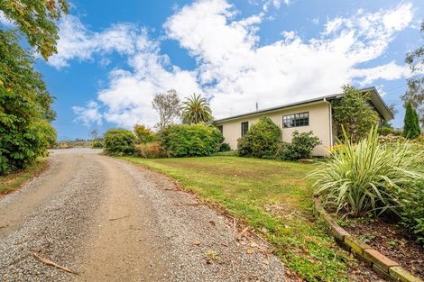Photo of property in 72 Timaru Road, Waimate, 7924