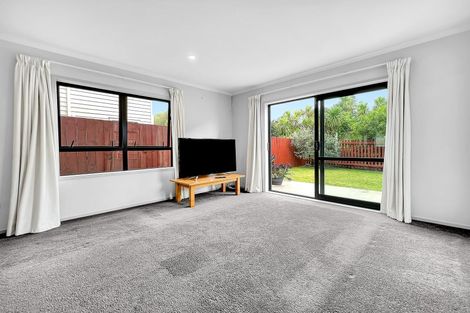Photo of property in 71 Kaimoana Street, Weymouth, Auckland, 2103