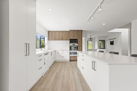 Photo of property in 248 Kauri View Road, Opaheke, Papakura, 2584