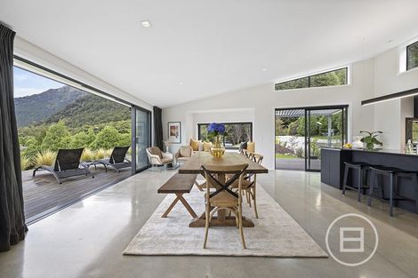 Photo of property in 18 Lookout Drive, Mount Creighton, Queenstown, 9371