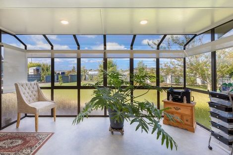 Photo of property in 70 Great South Road, Huntly, 3700