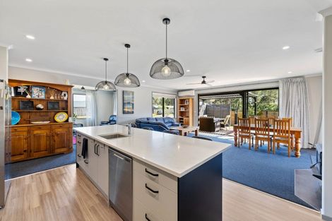 Photo of property in 8 Komahimahi Way, Motuoapa, 3382